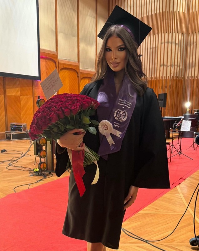 Vedete și copiii vedetelor care dau Bacalaureatul acum. Cine e tânăra care a susținut Bacalaureatul Internațional în luna mai