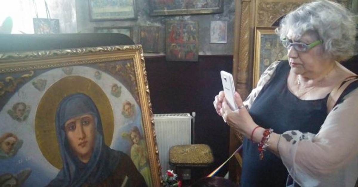 icoana Sfintei Parascheva care plânge