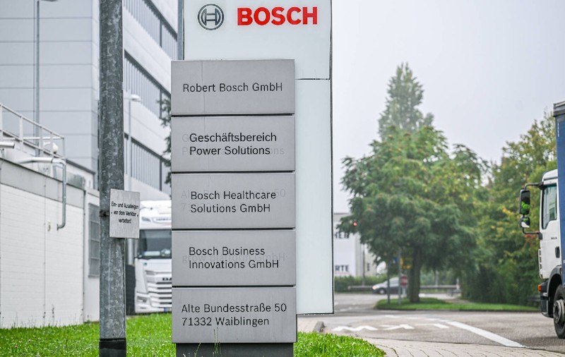 Cel mai mare furnizor de piese auto din lume închide o fabrică din Germania și mută producția în China