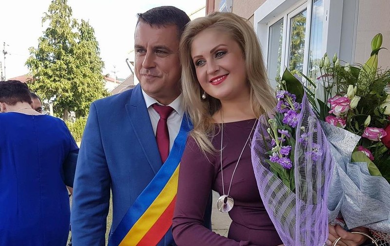 Secretul mirelui de la nunta anului din Maramureș. A mai fost căsătorit și are un copil