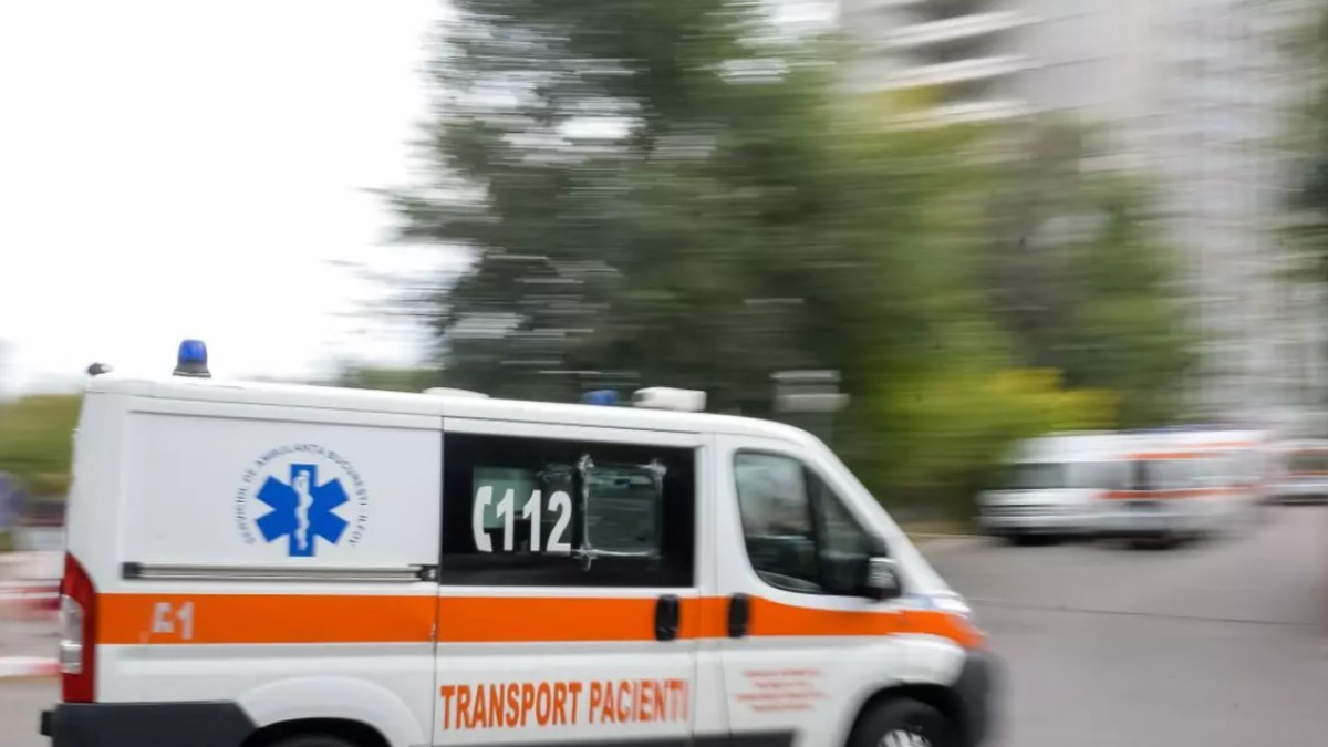 O ambulanță aflată în mișcare
