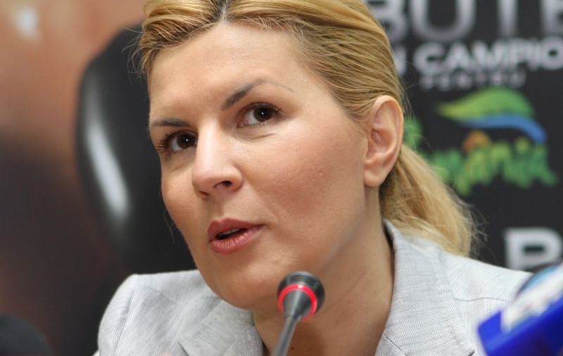 Elena Udrea: "Mă întreb ce s-ar fi făcut USL fără mine? Ar fi avut ei oare unde să meargă în Delta Dunării?"