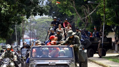 Soldați venezueleni surprinși în timpul unui exercițiu militar ordonat de Nicolas Maduro pe fondul unei temeri de o „invazie” americană Foto: Profimedia