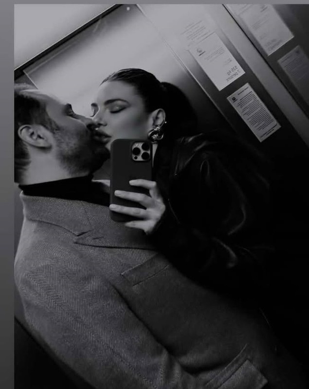 Sărutul Cristinei Ich cu Daniel Niculae. Ipostaza în care au fost surprinși îndrăgostiții chiar de 1 Martie