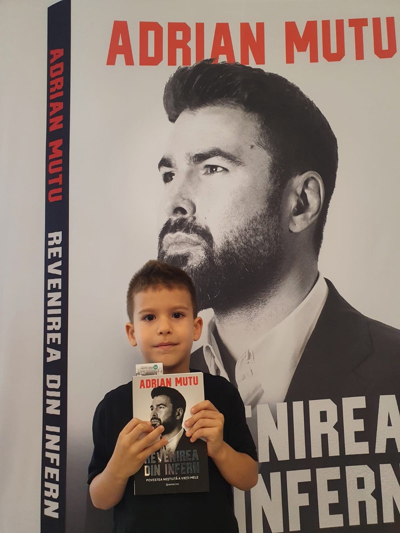 Micuțul Thiago și cartea lui tati
