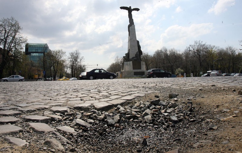 Piatra cubică din zona Aviatorilor, folosită în refacerea centrului istoric