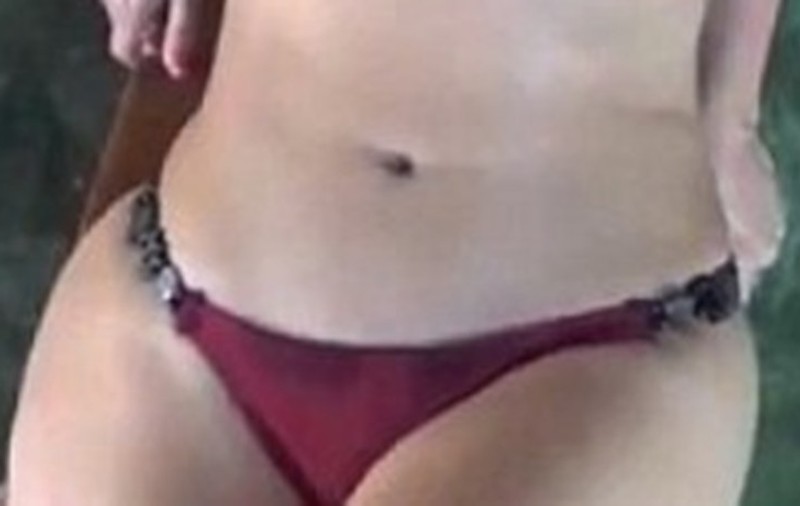 DIVA în bikini, dar CU ŞUNCI: fără photoshop, perfecţiunea dispare! Imaginea care spulberă un mit | FOTO