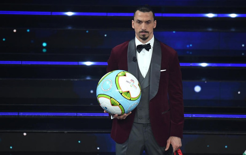 Zlatan Ibrahimovic, dus pe motocicletă la Sanremo. „Am oprit un motociclist care era în trecere. Din fericire, era fan Milan”
