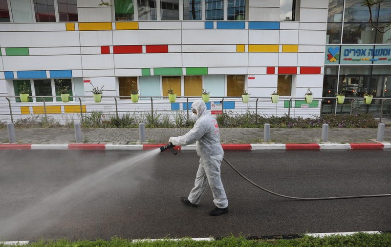 Israelul, a treia zi cu peste 10.000 de cazuri. Jumătate dintre ele, în rândul celor sub 18 ani