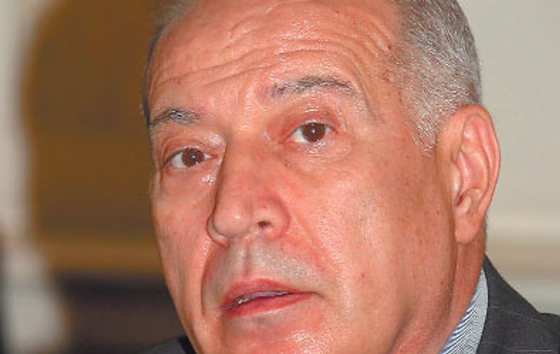 Dan Voiculescu organizează, în Piaţa Revoluţiei, Târgul Tradiţiilor