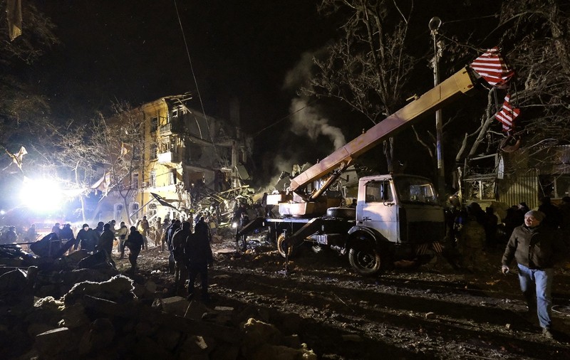 Cel puțin doi morți și 21 de răniți, după ce o rachetă rusească a lovit o clădire rezidențială din Kramatorsk. Alte 7 blocuri au fost avariate