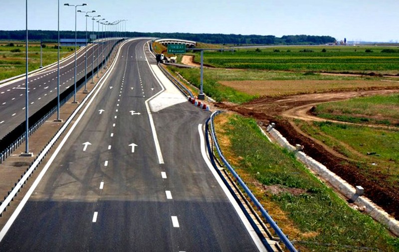 Autostrada Târgu Mureş-Câmpia Turzii va fi gata în octombrie 2019. Costă aproape 250 de milioane de euro