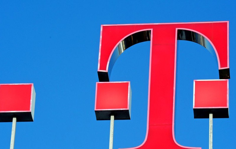 Telekom vrea să suprataxeze românii în roaming