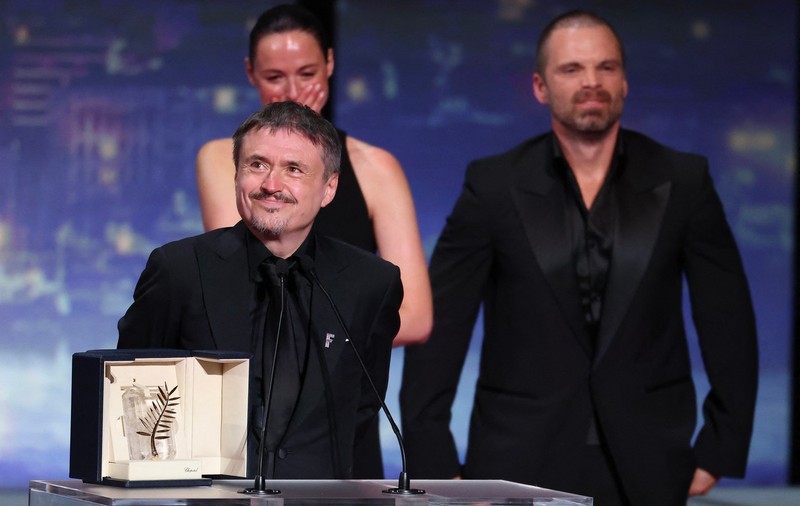 Cristian Mungiu scrie istorie la Cannes după ce a câștigat al doilea „Palme d'Or” din carieră cu filmul „Fjord”