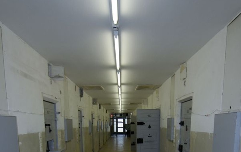 Fostul poliţist care și-a ucis mama și colegul lui de celulă s-au sinucis în penitenciar