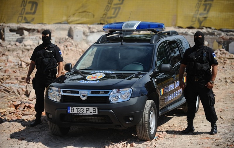 EXCLUSIV / Război între polițiștii locali și șoferi violenți. Un taximetrist a fost amendat cu peste 4.000 de lei, iar un alt șofer s-a ales cu dosar penal