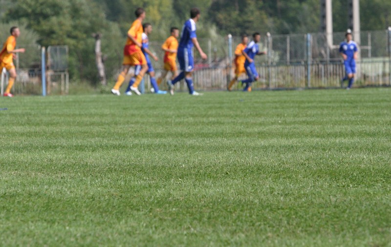Tricolorii sub 18 ani s-au făcut de râs pe un teren...ca de biliard