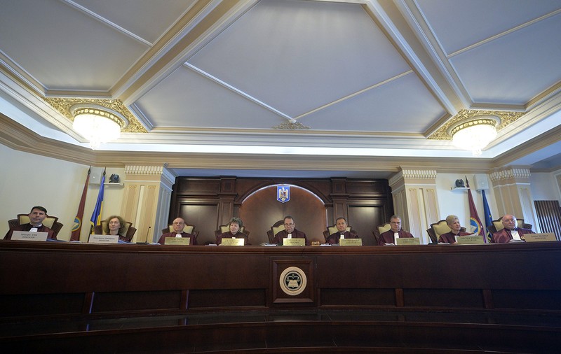 CCR deschide calea pentru amânarea alegerilor parlamentare din 6 decembrie: Parlamentul poate decide o altă dată decât cea stabilită de Guvern