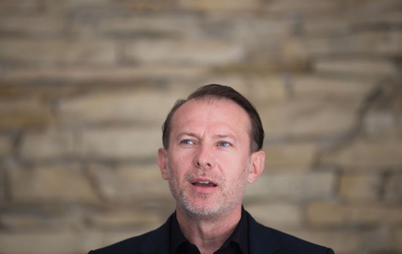 Florin Cîțu vorbește despre fotbal, în plină criză politică: „Succes, România!”