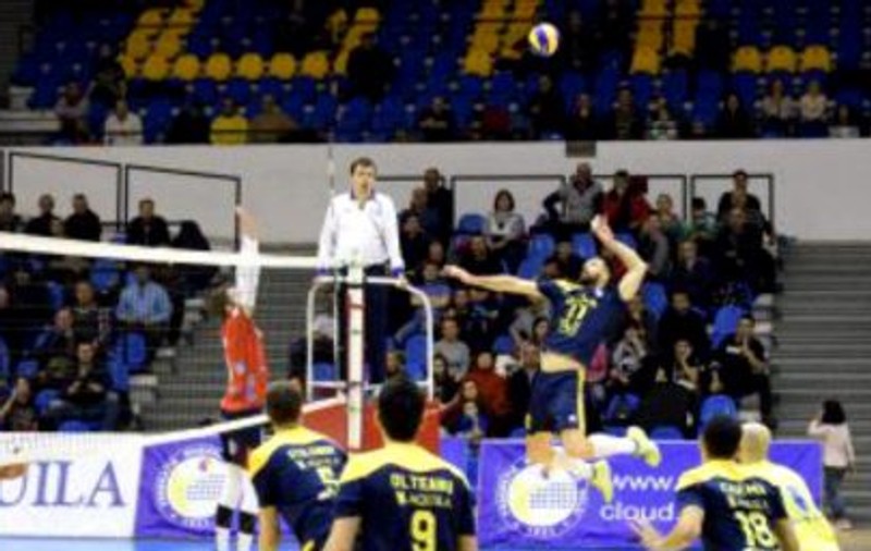 Divizia A1 la volei masculin, etapa a 27-a: Arcada Galați a reintrat în lupta pentru titlu, Steaua pierde la CSM București. Tricolorul a bătut greu la Zalău