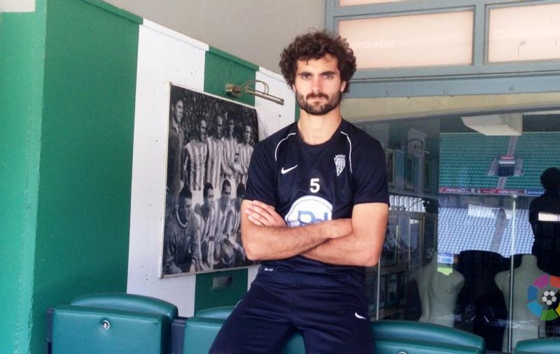 Rapid, al 10-lea transfer al iernii. A sosit un stoper din liga a doua iberică