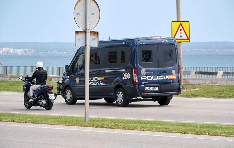 Zece români au produs pagube de 500.000 de euro în Spania după jafuri din camioane în mers, fără ca șoferii să își dea seama