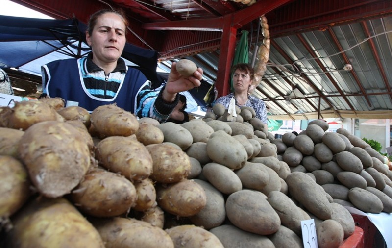 Află de unde îţi poţi face aprovizionarea pentru iarnă la preţuri de producător