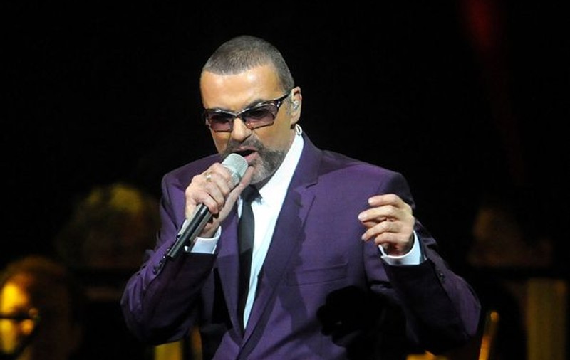 George Michael a cântat pentru medicii şi infirmierele care i-au salvat viaţa