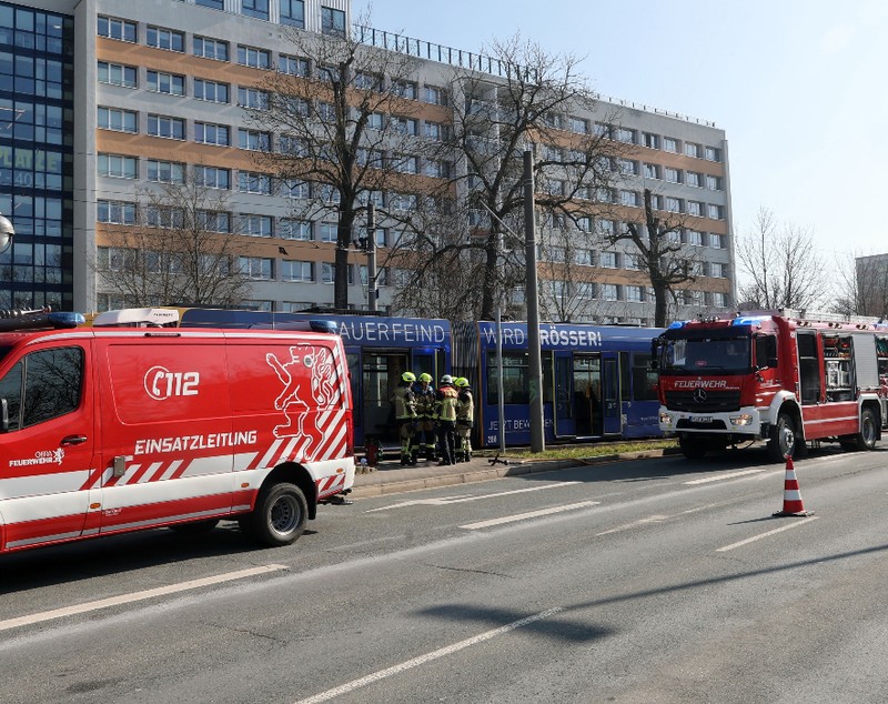Femeie incendiată într-un tramvai, în miezul zilei, în Germania. Suspectul a fugit și este căutat de poliție în tot orașul