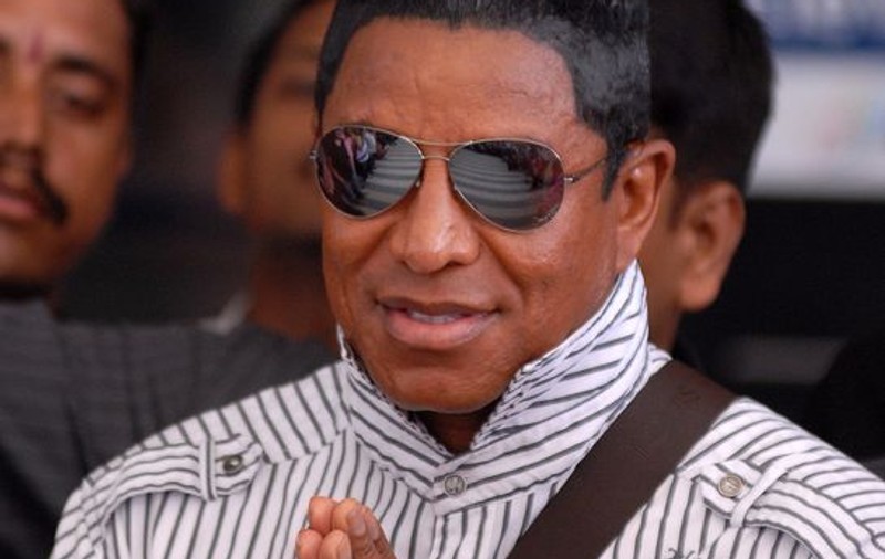 Fratele lui Michael Jackson, dat în judecată din cauza banilor