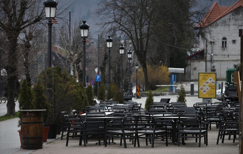 Se deschid terasele în perioada stării de alertă? Răspunsul autorităţilor