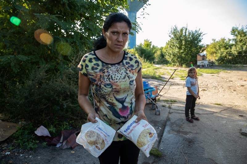 Masa familiei pentru o seară: două pungi de paste făinoase