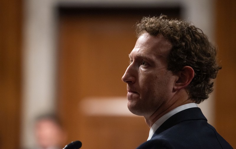 „Facebook i-a cenzurat pe americani”. Mark Zuckerberg recunoaște că a cedat „presiunii” administraţiei Biden