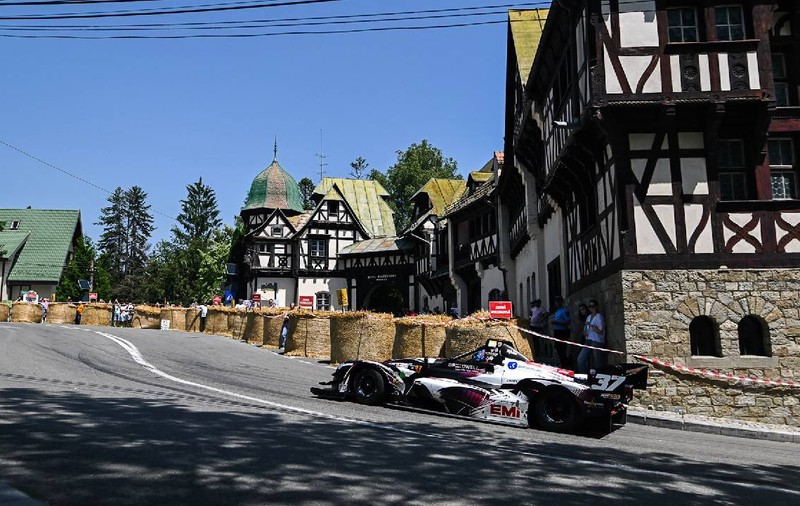 Sinaia devine capitala vitezei: 89 de piloți și mașini spectaculoase la startul Trofeului Sinaia 2026
