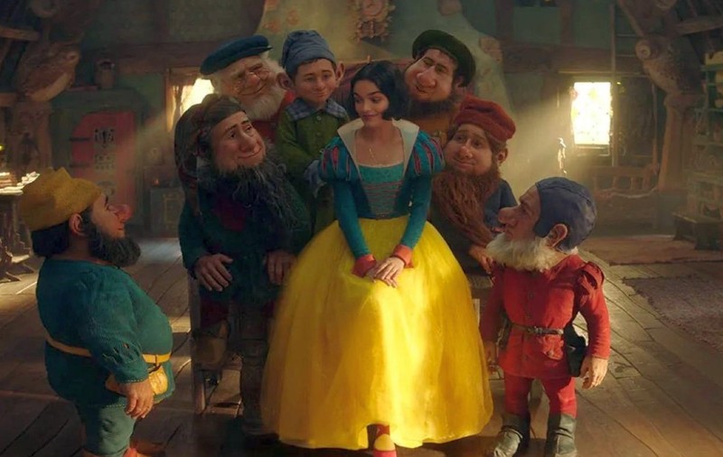 Noul film „Albă ca Zăpada” al Disney nu va mai avea „cei 7 pitici” ca să nu ofenseze persoanele cu nanism, iar prinţesa va fi „independentă şi feministă”