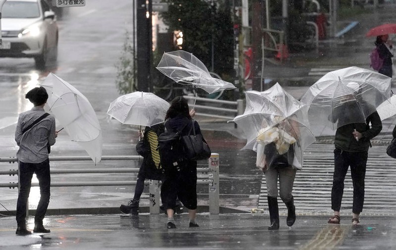 Japonia se pregătește pentru cel mai puternic taifun din ultimii 60 de ani