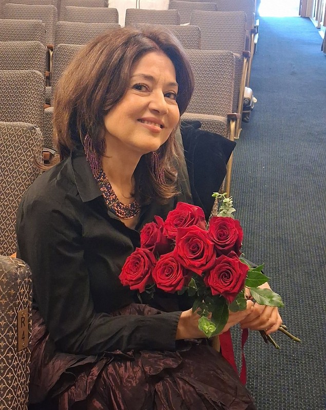 Oana Sîrbu, confesiuni la 40 de la absolvirea liceului: „Directoarea ne mai altoia cu un băț!”
