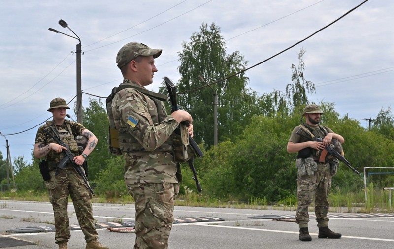 Un bărbat care încerca să fugă din Ucraina în România, împușcat de polițiștii de frontieră