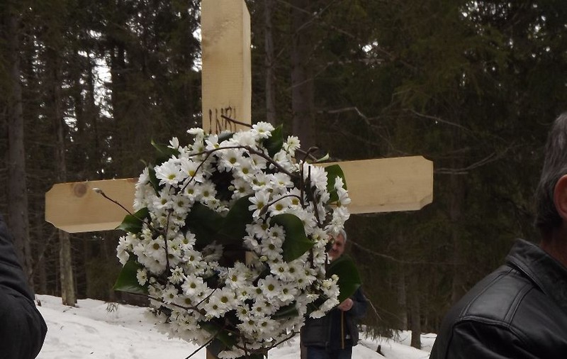 ŢI SE RUPE SUFLETUL! Iată GESTUL pe care L-A FĂCUT ROMANIŢA la PARASTASUL de 40 de zile al lui Adrian Iovan | FOTO şi VIDEO
