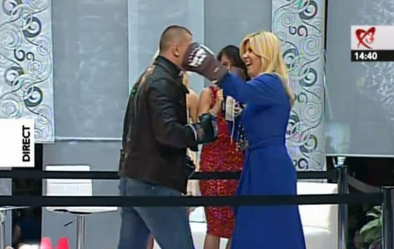 ELENA UDREA și-a pus mănușile de box și l-a caftit pe MOROȘANU! VIDEO