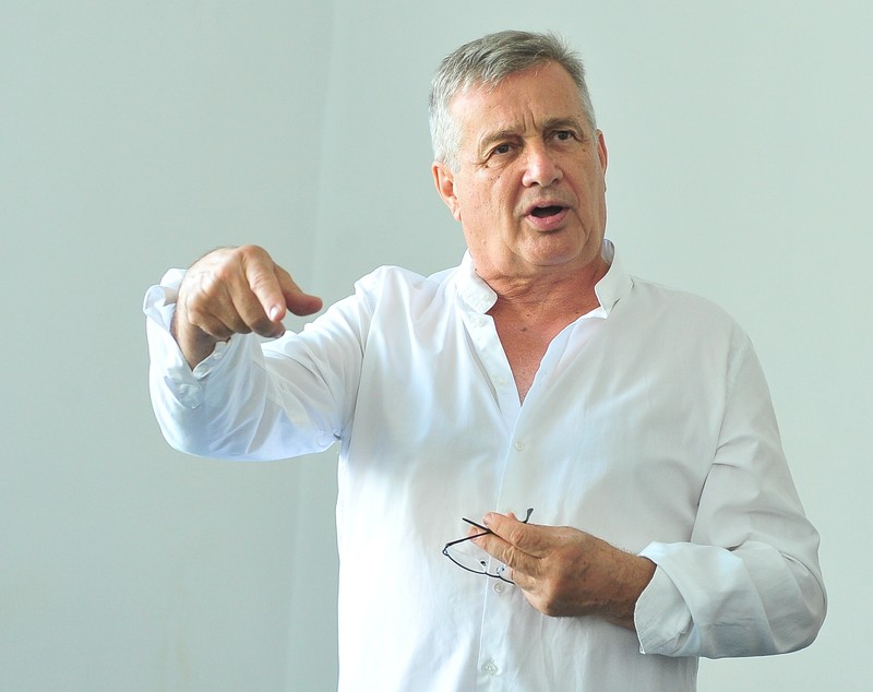 Caracterizarea pe care Mircea Dinescu i-a făcut-o lui Cristian Tudor Popescu: „Conducând ca un masochist o Dacie ponosită”