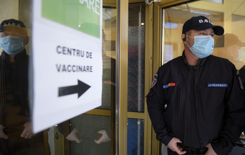Angajații Parlamentului au un centru de vaccinare doar pentru ei, în incinta clădirii. „Se vaccinează personalul tehnic, angajații Senatului”