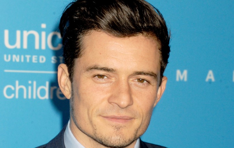 Surpriză de proporții pentru elevii din estul Ucrainei! Au fost vizitați de Orlando Bloom| VIDEO