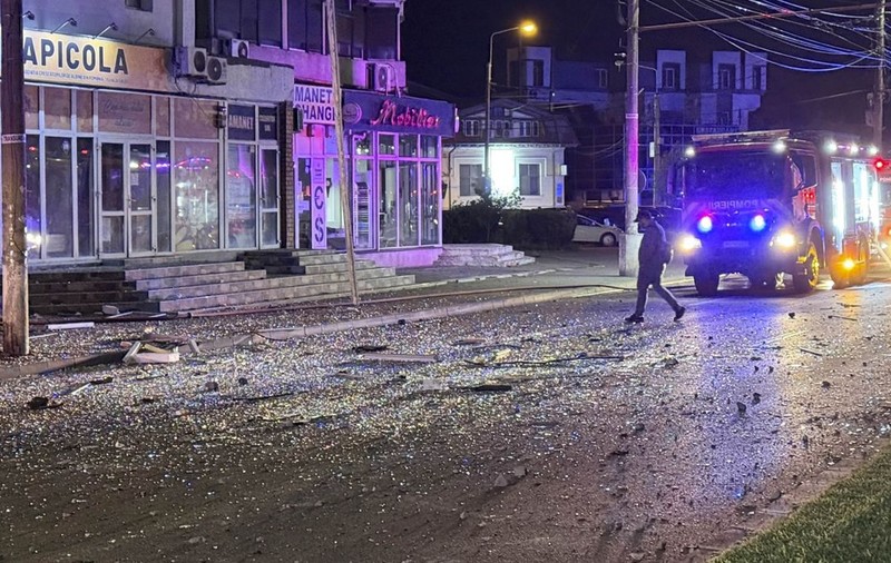 Mărturiile unor oameni din Galați, despre momentul prăbușirii dronei rusești: „Am văzut explozia din pat. E la două blocuri de noi. Am crezut că e o glumă Ro-Alert”