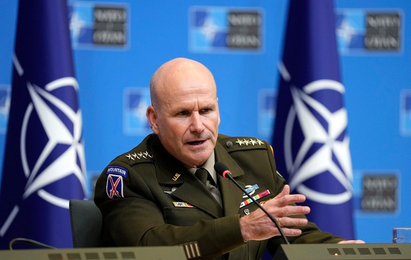 Comandantul suprem al trupelor NATO din Europa: „Rusia are mai mulți soldați acum în Ucraina decât la începutul războiului”