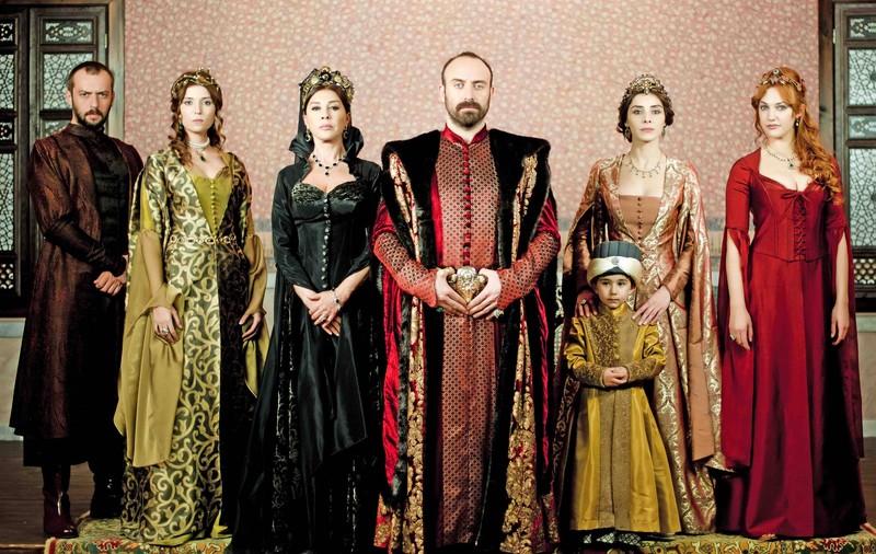 O familie din Alba Iulia DIVORŢEAZĂ, după 22 de ani, DIN CAUZA lui Suleyman Magnificul!
