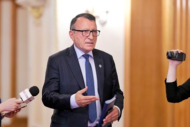 Paul Stănescu / Hepta