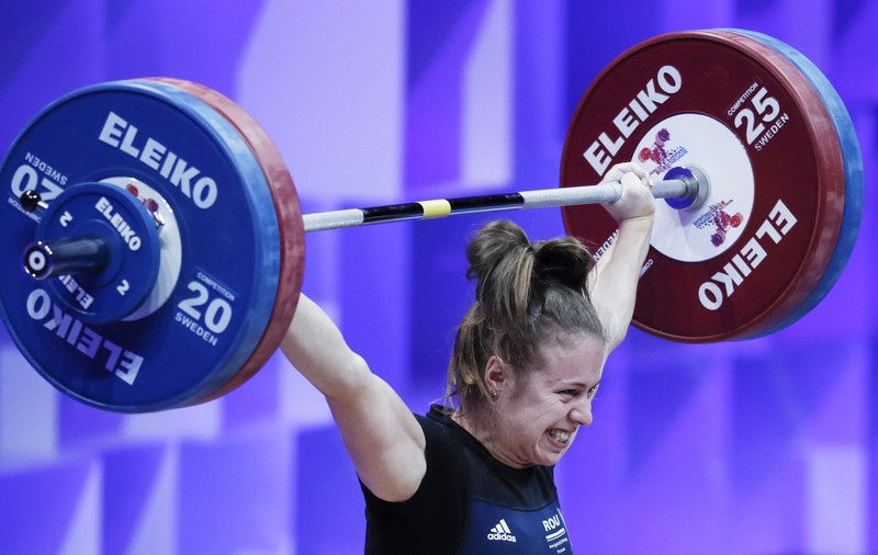 Loredana Toma a cucerit două medalii de aur la CM de haltere de la Bogota și a stabilit un nou record mondial