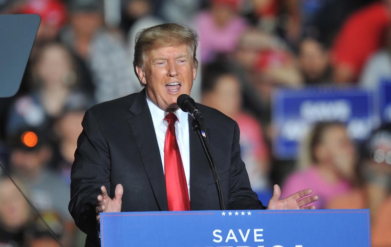Donald Trump a fost huiduit de fani, după ce a dezvăluit că s-a imunizat cu a treia doză de vaccin anti-COVID