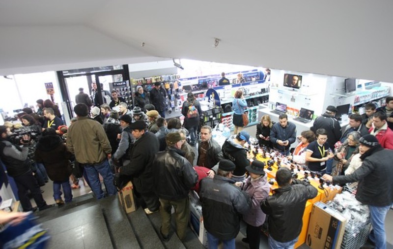 Reducerile Elefant.ro de Black Friday 2016. Cele mai bune oferte la parfumuri, ceasuri, încălțăminte și bijuterii